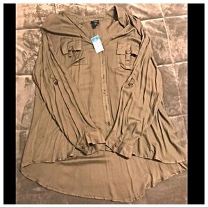 — SOLD — 
Rue21 High-low Button down Blouse